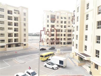 Available 3BR+M in Baniyas w/ 2 balconies Available 3BR+M in Baniyas w/ 2 balconies