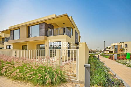 Pool Backing | Best Location | 5 Bed + Maid's Pool Backing | Best Location | 5 Bed + Maid's