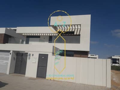 Hot Deal! Massive villa with high quality finishing. Hot Deal! Massive villa with high quality finishing.