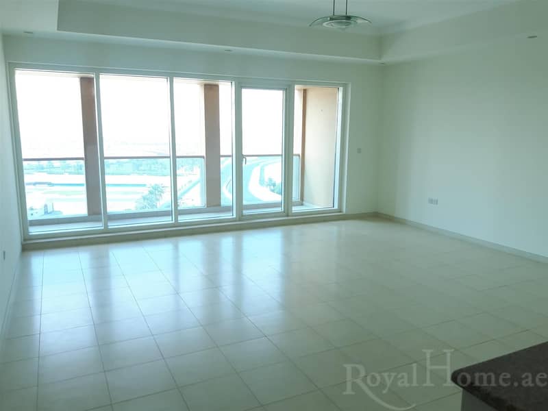 Bright & Spacious 1 Bedroom in Churchill Tower