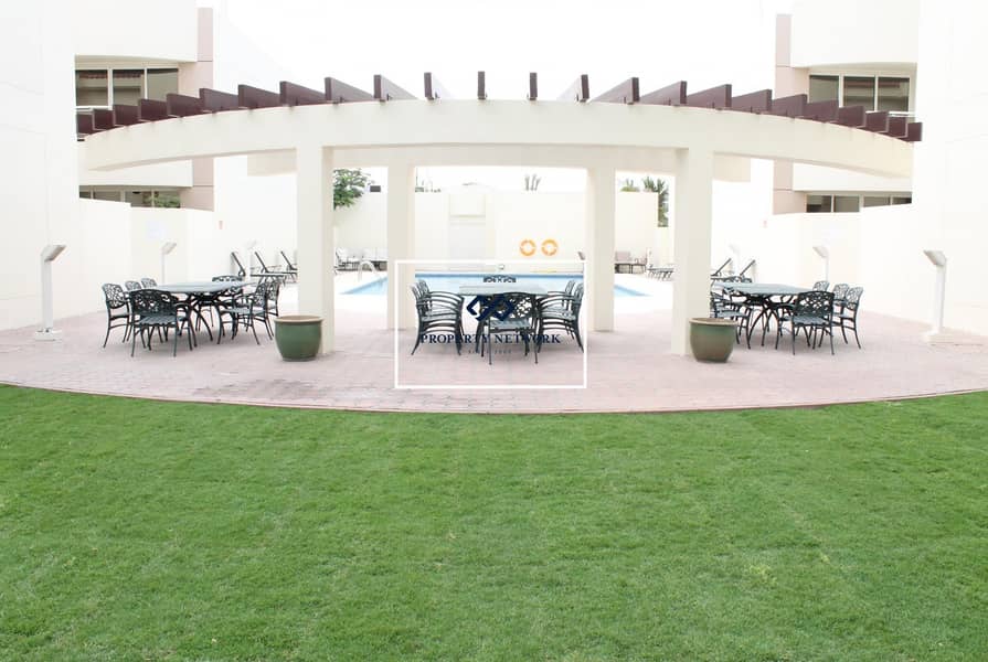 21 Spacious 4 bed with garden Villa in Jumeirah  1