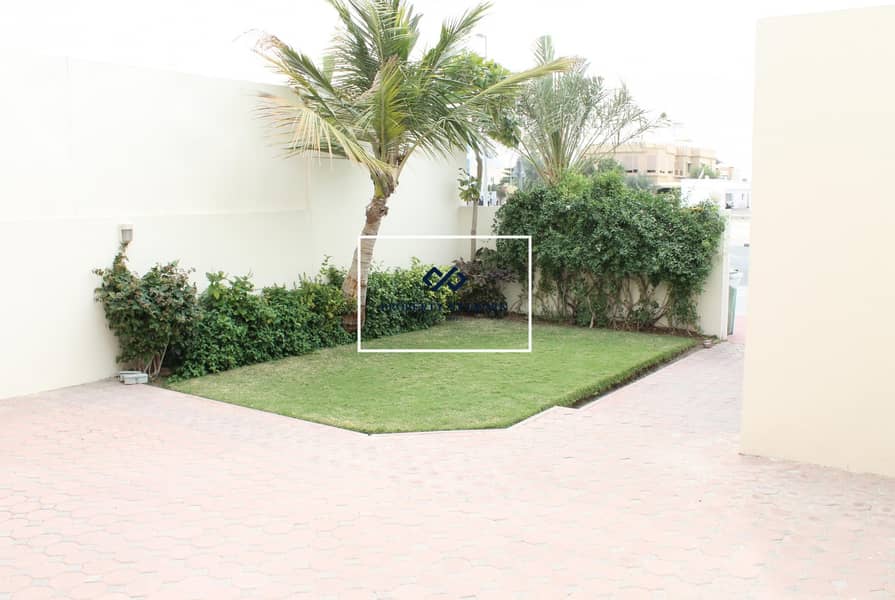 26 Spacious 4 bed with garden Villa in Jumeirah  1