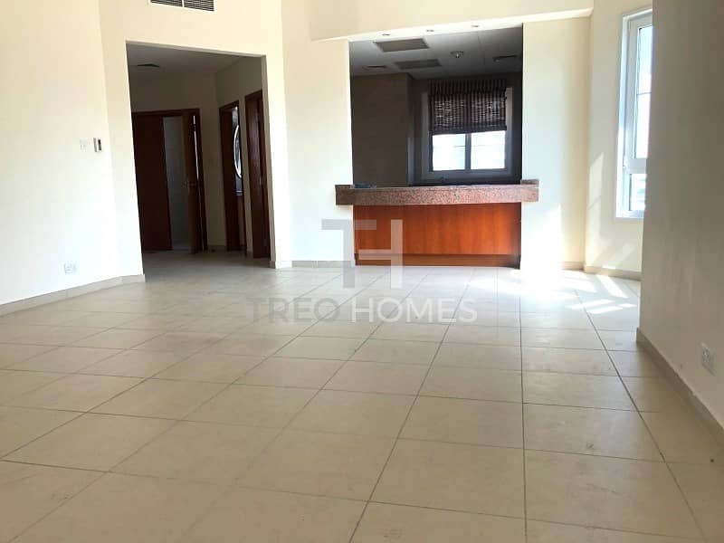 Spacious 2 Bed |Motivated Seller |Vacant
