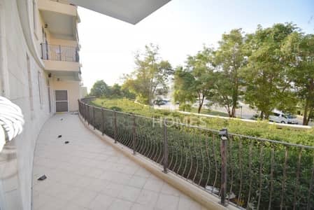 EXCLUSIVE Spacious 3 Bed - next to the shops EXCLUSIVE Spacious 3 Bed - next to the shops