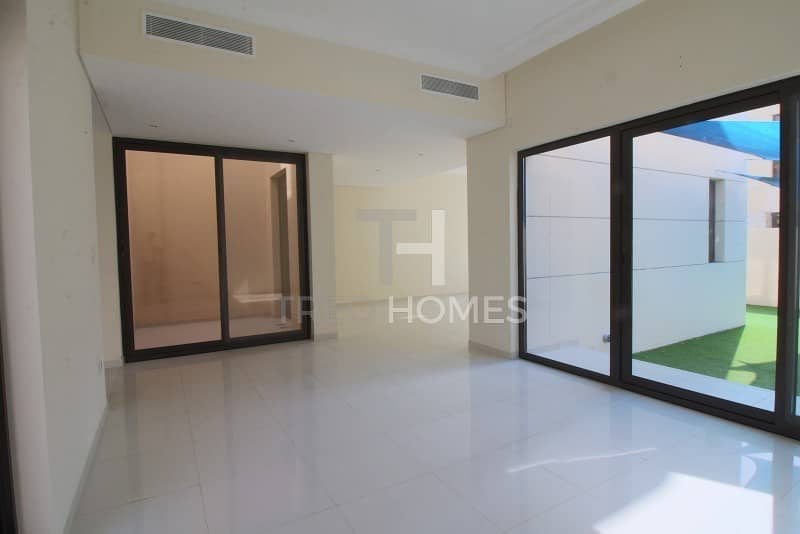 TH-H | 4 Bed + Maid's | Near to Pool