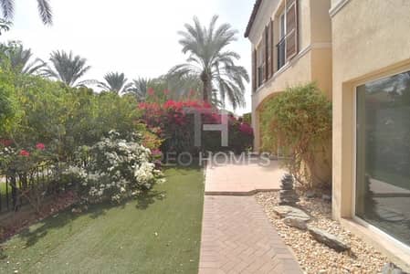 EXCLUSIVE |Corner House opposite the Park EXCLUSIVE |Corner House opposite the Park