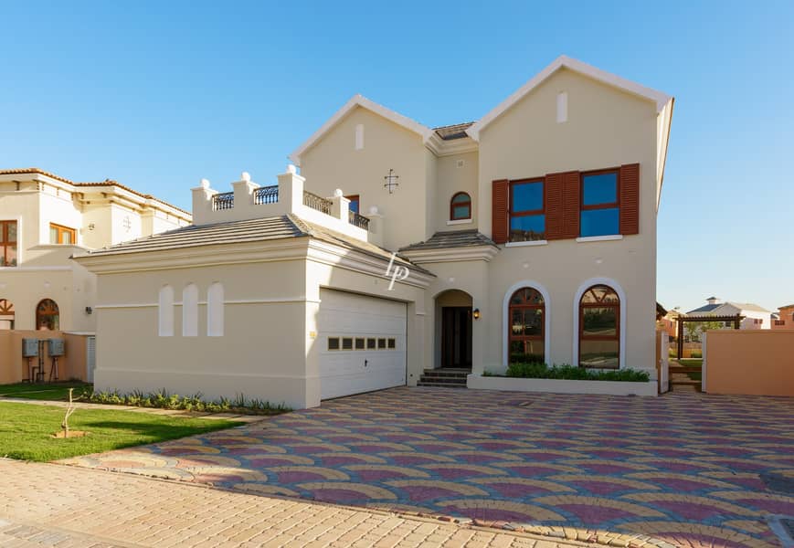 Exclusive | Four-Bedroom Villa With Lake View