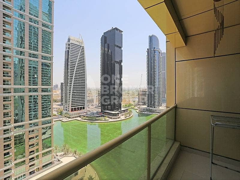 Fully-Furnished 1 Bed Apt with Lake View