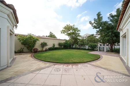 Lake Backing | 4 Bedroom | Quite Location Lake Backing | 4 Bedroom | Quite Location