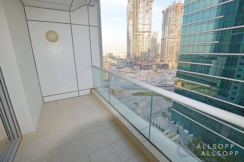 Executive Towers B | Large One Bedroom
