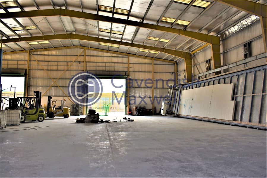 Columnless Warehouse | Large Plot | Fitted Office