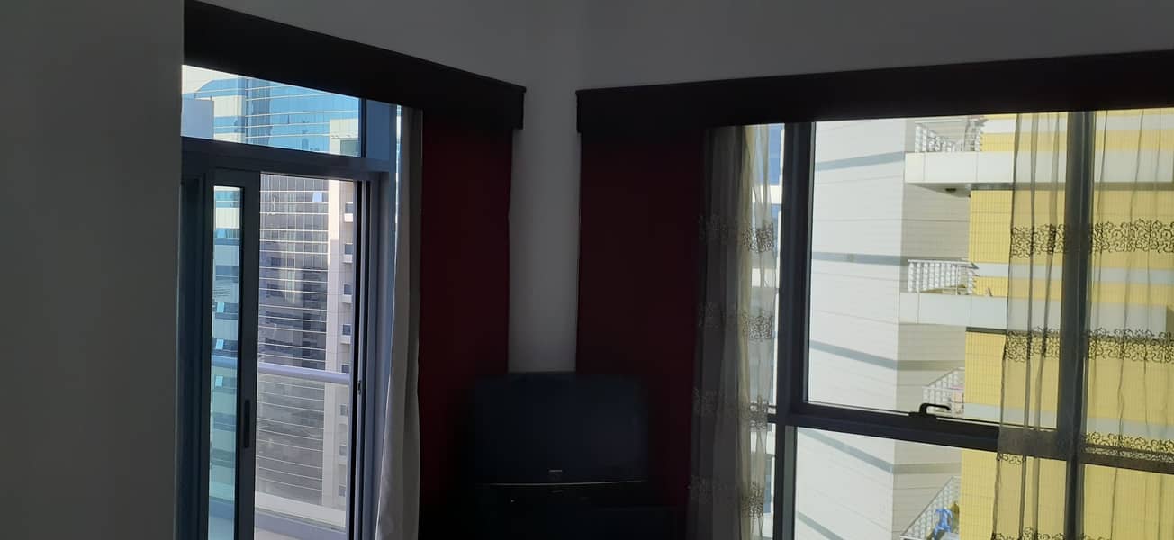 Fully Furnished Chiller Free Studio Near Metro
