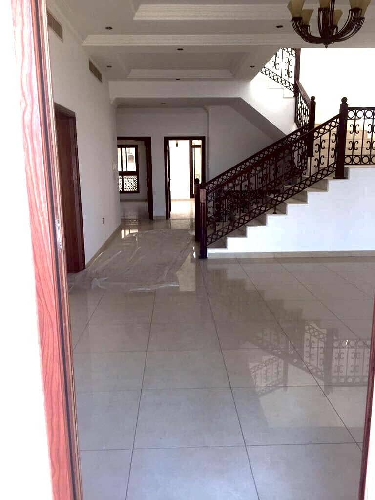 4br villa near Dubai Canal