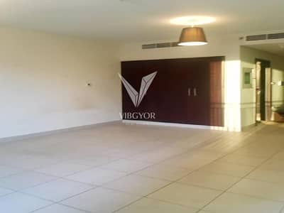 Vacant Studio | Boulevard Central Vacant Studio | Boulevard Central