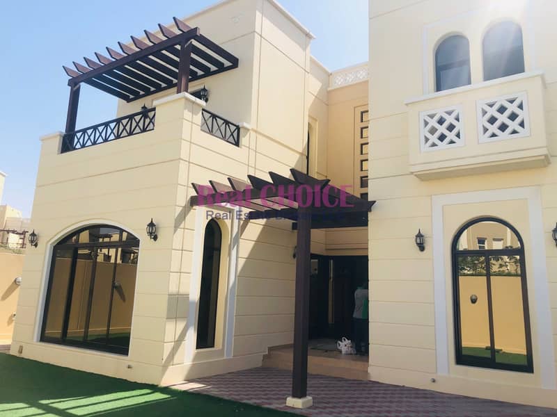 Corner Villa Landscaped Single Row Near to Park Corner Villa Landscaped Single Row Near to Park
