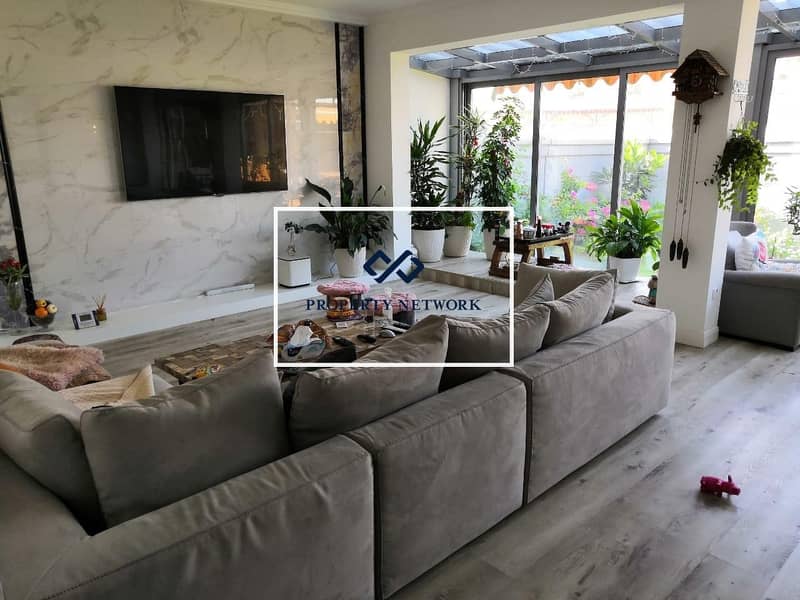 SPACIOUS 4 BED VILLA IN FALCON CITY SPACIOUS 4 BED VILLA IN FALCON CITY