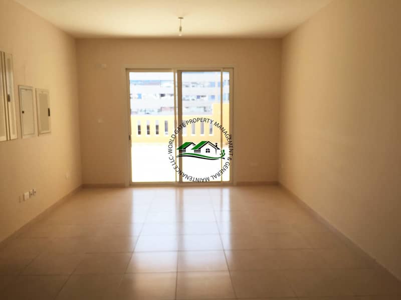 12 cheques l Huge Balcony l Free Amenities & Parking 12 cheques l Huge Balcony l Free Amenities & Parking