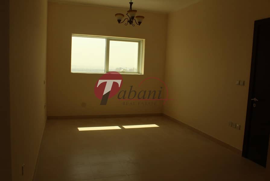 Golf Course View | 1 Bed | Open Kitchen | Ready to Move Golf Course View | 1 Bed | Open Kitchen | Ready to Move