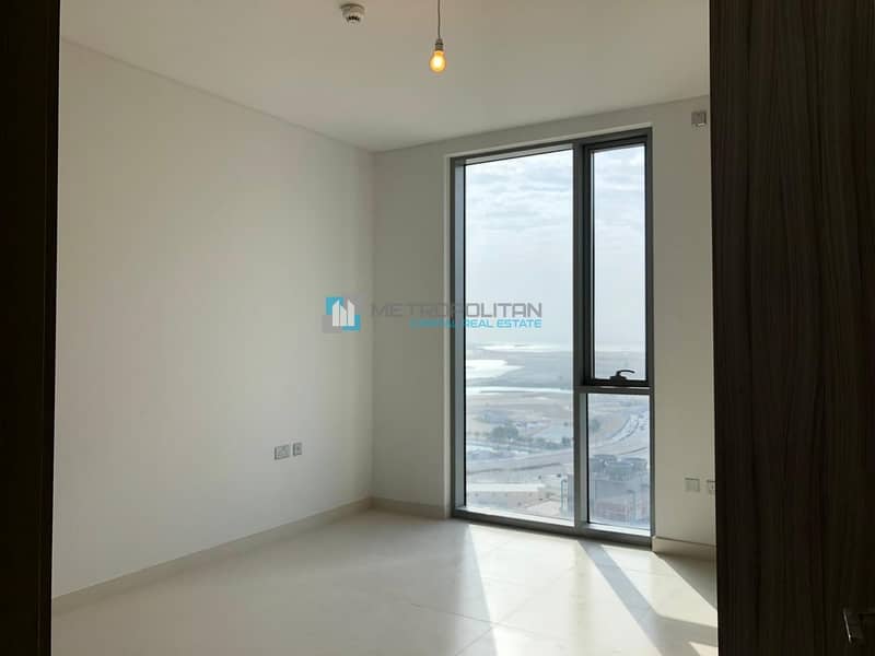 Amazing 2BR with Stunning View & Balcony