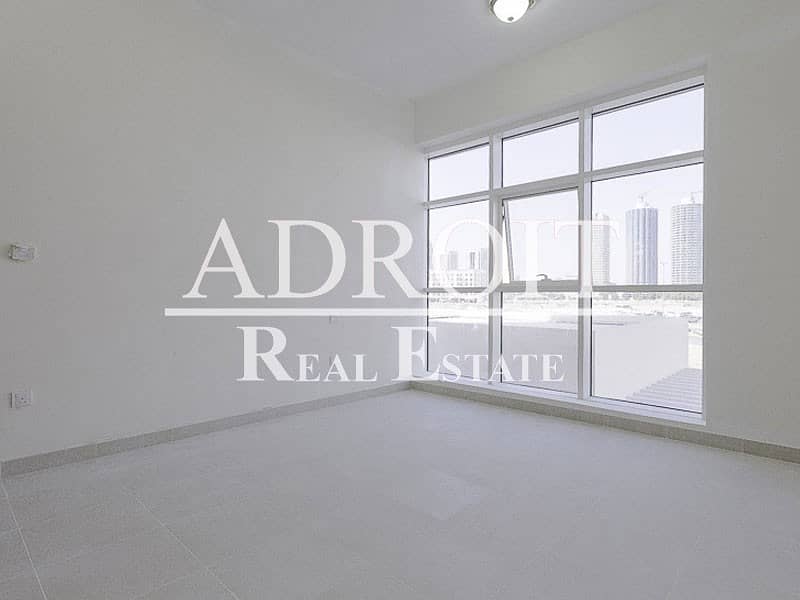 Call Now | Bright and Huge 3BR Apartment in Queue Point