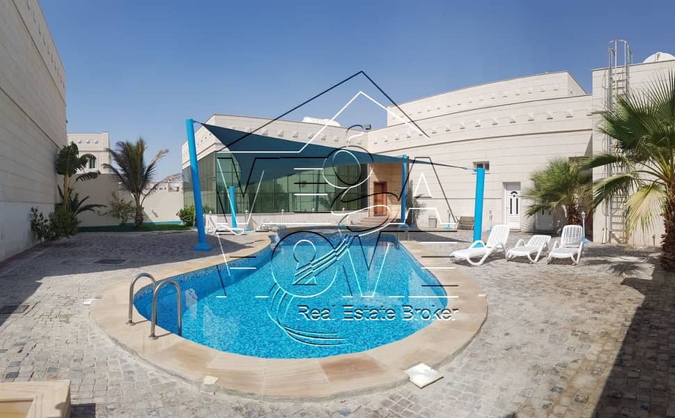 Big WOW !- 4 Bed Villa With Communal Pool and gym