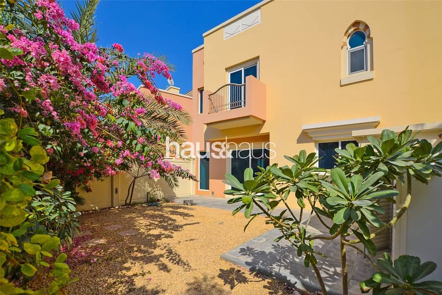 Exclusive | 4 bed plus maid | Landscaped