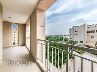 Stunning and Extra large 1 b/r with Amazing View Stunning and Extra large 1 b/r with Amazing View