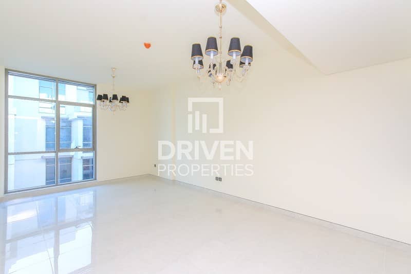 Bright and Spacious 1 Bedroom Apartment Bright and Spacious 1 Bedroom Apartment