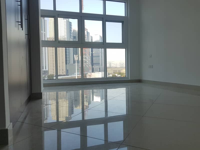 CHILLER FREE 3BHK+MAID ROOM HUGE BALCONY WITH OPEN VIEW (GYM+POOL+PARKING)