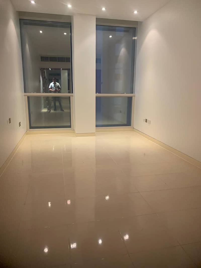 Modern and luxury 1BR Flat and Great Views in Corniche tower area