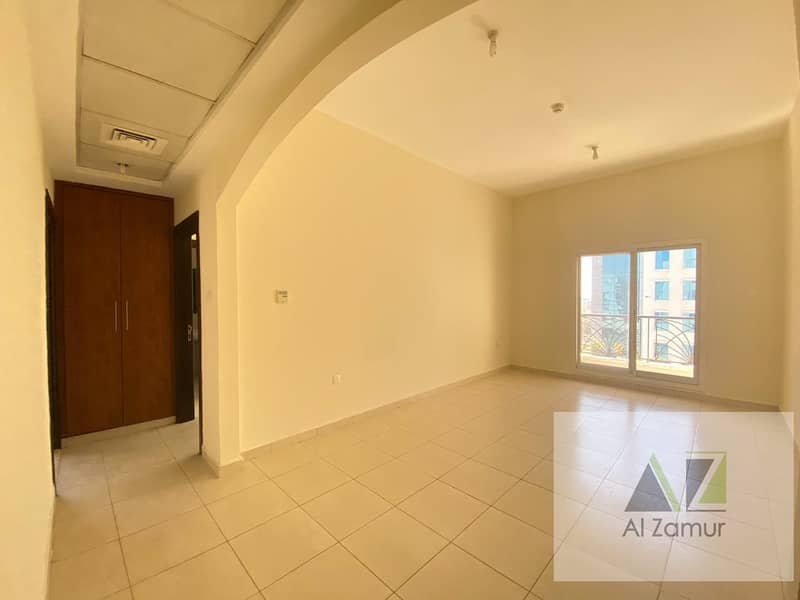 Closed kitchen 1-br -balcony only in 36/4 chks