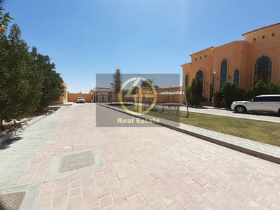 Artistically Decent Furnished Villa available Artistically Decent Furnished Villa available