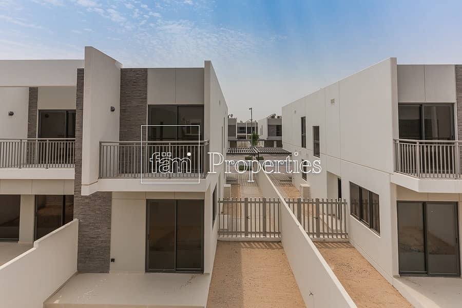 Stunning 3 BR+Maid Hajar Stone Townhouse