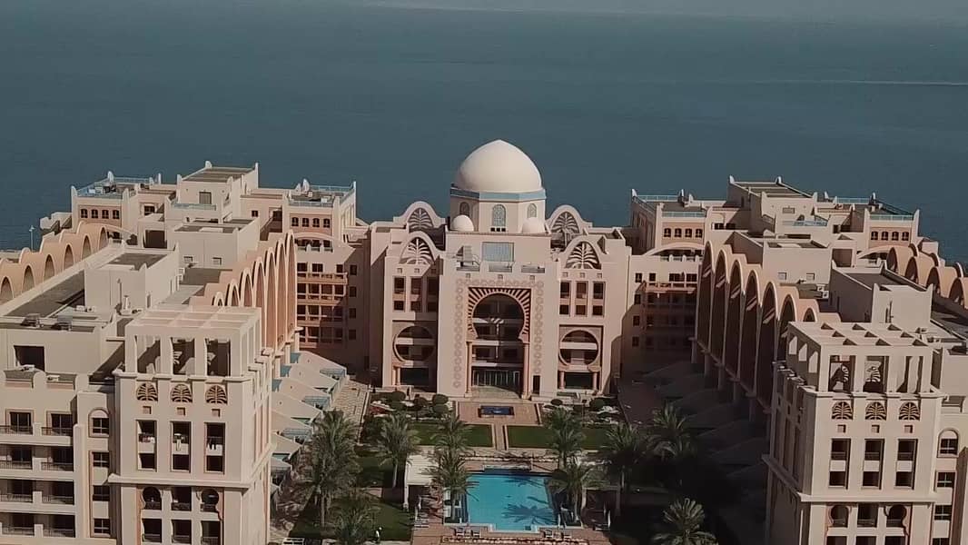 Palm Jumeirah Living - 3BR Affordable Rent