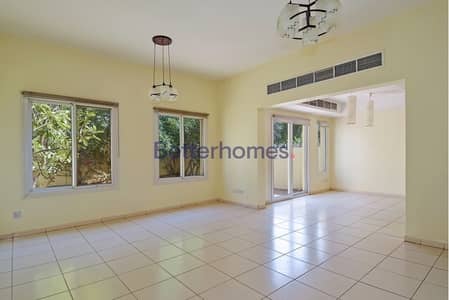 Close to SOUK and on the Pool and Park. Close to SOUK and on the Pool and Park.