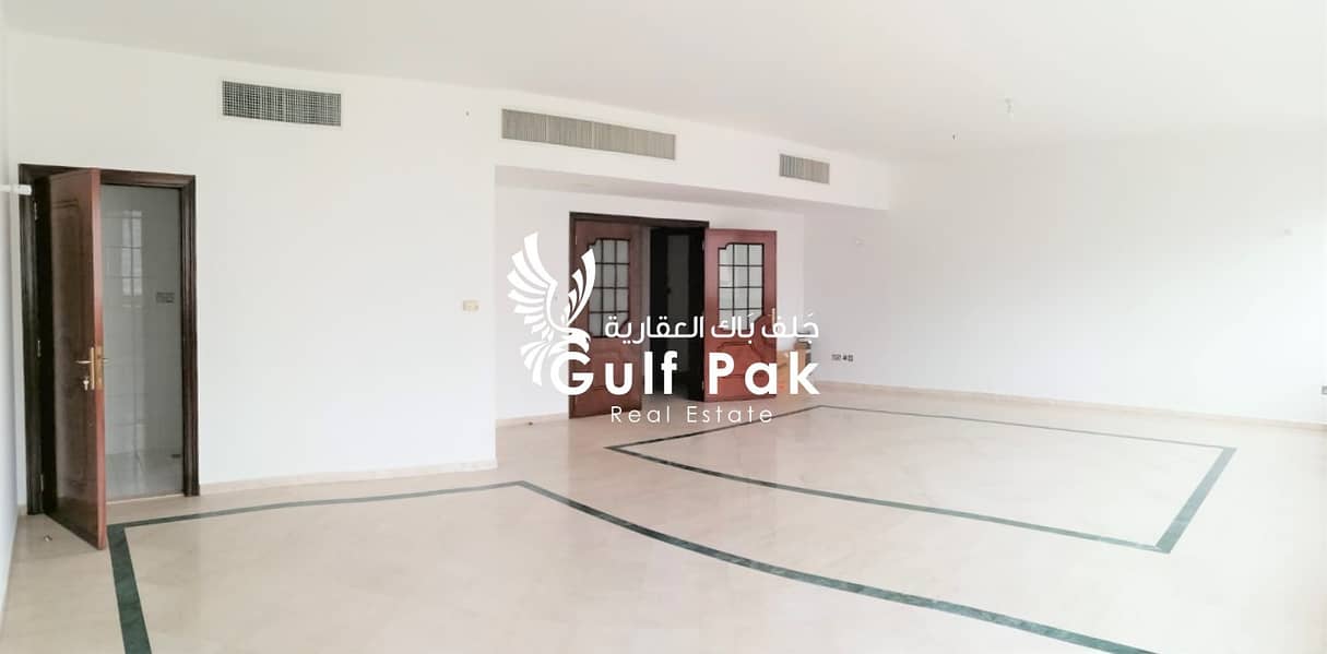 شقة في شارع الشيخ خليفة بن زايد 4 غرف 140000 درهم - 4547306