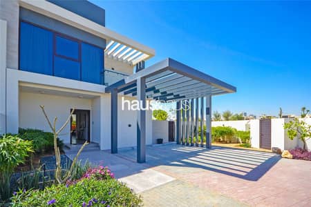 Park backing from 1.5m AED Park backing from 1.5m AED