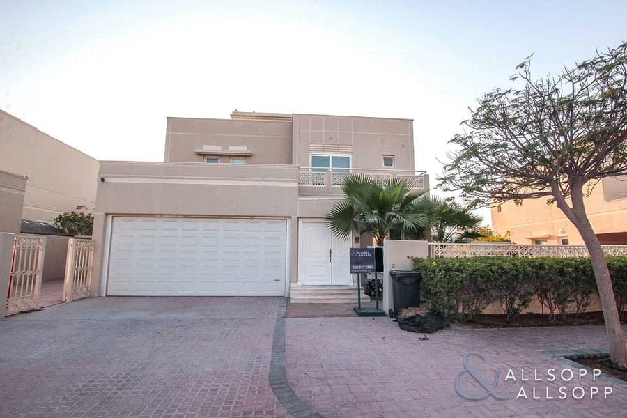 Full Lake View | Upgraded | Private Pool Full Lake View | Upgraded | Private Pool