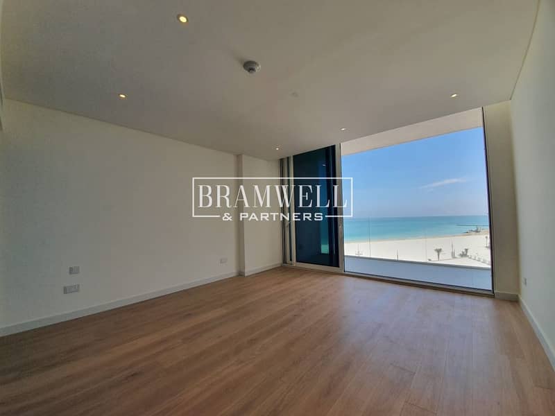 Amazing 2 bedroom with Beautiful View Of The Sea!