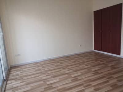 شقة في الحي البريطاني المدينة العالمية 1 غرف 325000 درهم - 4543022 شقة في الحي البريطاني المدينة العالمية 1 غرف 325000 درهم - 4543022