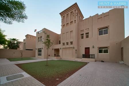 Directly on the Beach - Large Family Residence Directly on the Beach - Large Family Residence