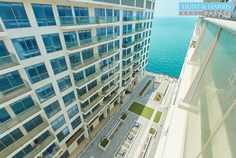 2 Bedroom Apartment - Courtyard & Sea View