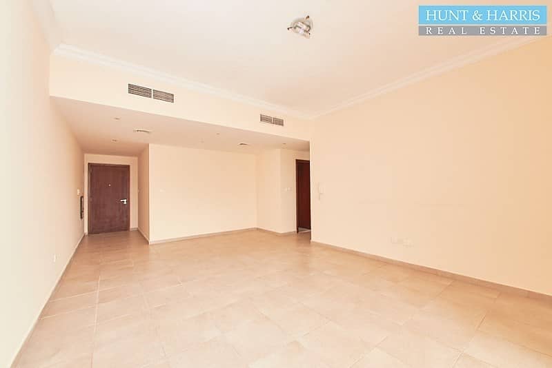Largest One Bedroom - Closed Kitchen - Walk to Beach!