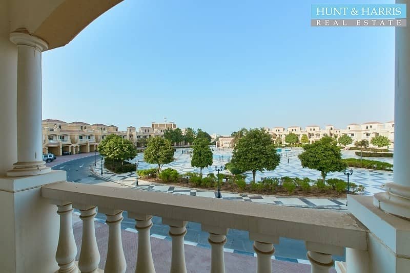 Exclusive - Quiet Street - Around the Pool - Walk to Beach!