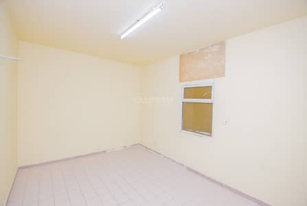 Opposite Shopping Center/ 10 Rooms / Refurbished Opposite Shopping Center/ 10 Rooms / Refurbished