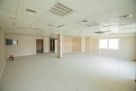 Full Floor available / 7 Full Floor available / 7