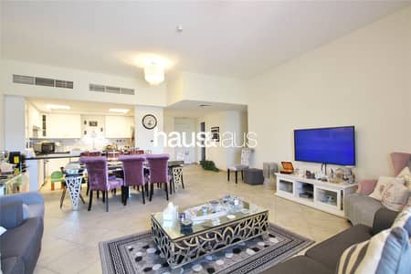 Excellent condition | Upgraded | 3 beds Excellent condition | Upgraded | 3 beds