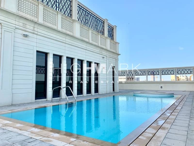 Lavish Property with 5 beds Duplex and Private Pool