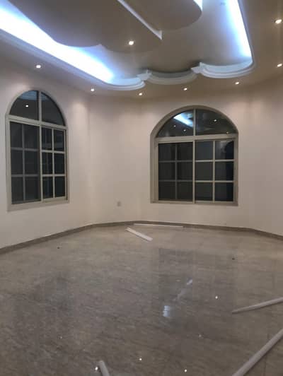 Villa for rent two floors, a privileged location close to the services and Sheikh Mohammed bin Zayed Street in Al Mwaihat 1, the first inhabitant Villa for rent two floors, a privileged location close to the services and Sheikh Mohammed bin Zayed Street in Al Mwaihat 1, the first inhabitant