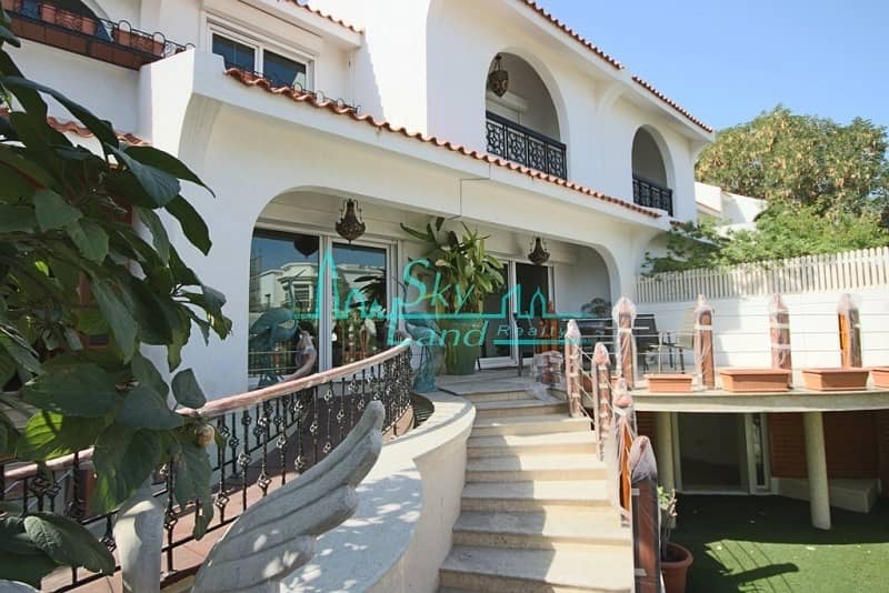 Beautiful well maintained 4 bed villa with patio